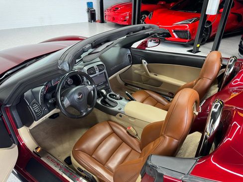 Used 2006 Chevrolet Corvette Convertible w/ Preferred Equipment Group RWD image 33