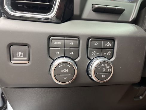 New 2026 GMC Sierra 2500 Denali Ultimate w/ Max Trailering Package image 12