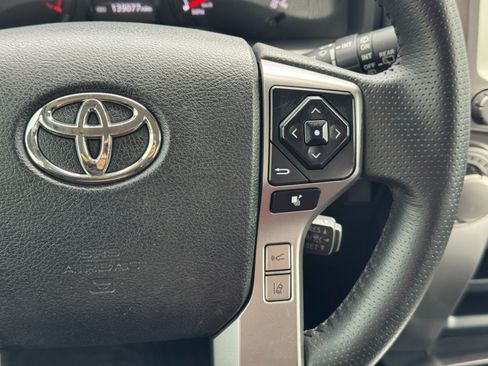 Used 2021 Toyota 4Runner SR5 RWD image 20