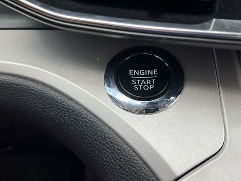 Used 2023 Ford Explorer XLT w/ Equipment Group 202A image 9