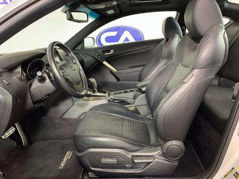 Used 2016 Hyundai Genesis Coupe 3.8 RWD image 15