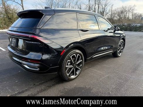 Used 2024 Lincoln Nautilus Reserve image 5