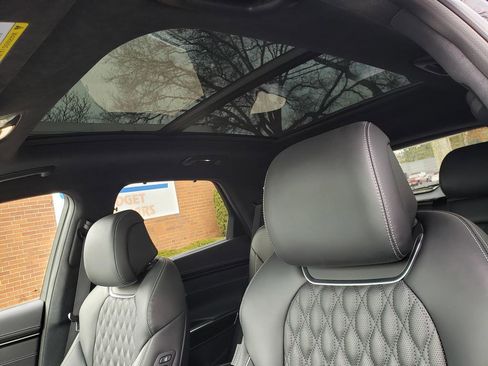 Used 2023 Genesis GV70 3.5T Sport w/ Sport Prestige Package image 10