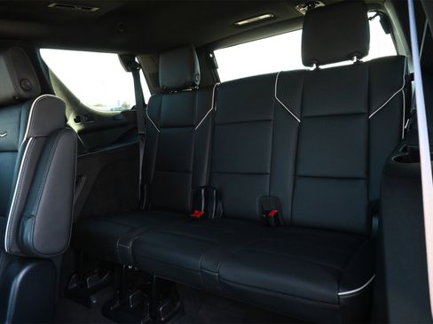 Used 2023 Cadillac Escalade Sport w/ LPO, ONYX Package image 21