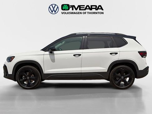 New 2025 Volkswagen Taos SE image 2