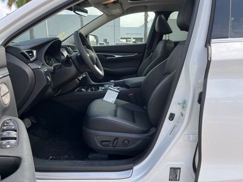 New 2025 INFINITI QX50 Luxe w/ Accent Package image 11
