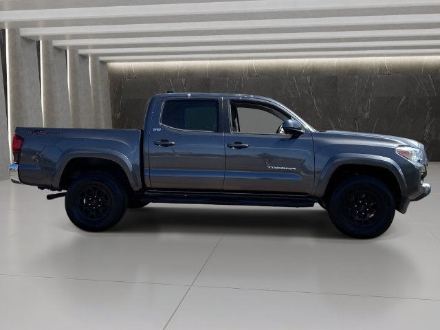 Used 2020 Toyota Tacoma SR5 RWD image 7