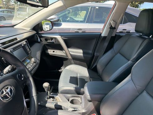 Used 2014 Toyota RAV4 Limited w/ Technology Package image 6