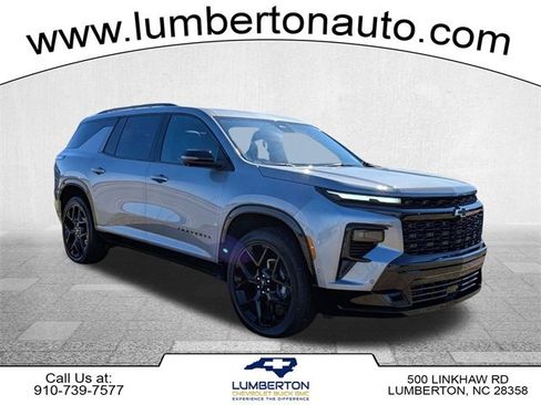 Used 2024 Chevrolet Traverse RS image 1