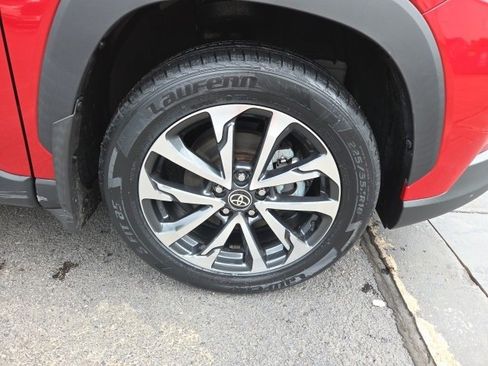 Used 2022 Toyota Corolla Cross XLE image 25