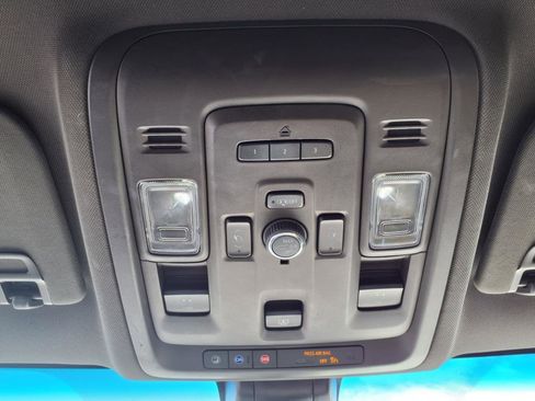 Used 2021 GMC Yukon SLT w/ SLT Luxury Plus Package image 17