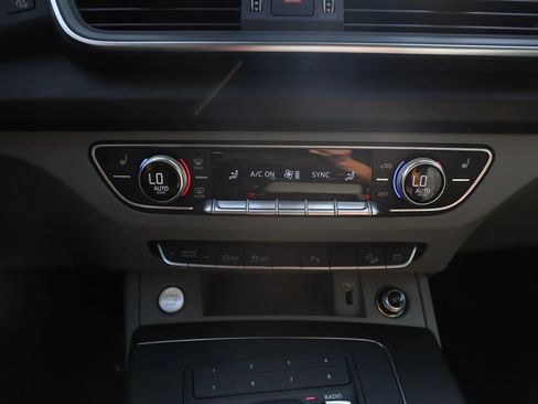Used 2020 Audi Q5 2.0T Premium AWD/4WD image 33