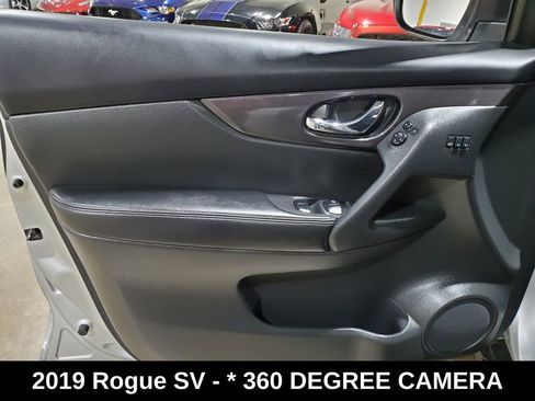 Used 2019 Nissan Rogue SV w/ Premium Package image 8