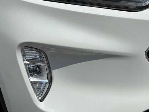 Used 2020 Ford Escape Titanium FWD image 10