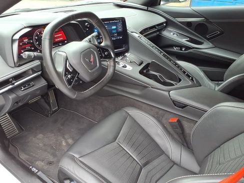 Used 2023 Chevrolet Corvette Stingray Preferred Cpe w/ Z51 Performance Package RWD image 3