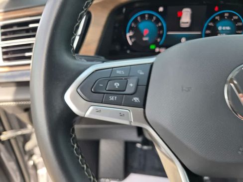 Used 2025 Volkswagen Atlas SE FWD image 20