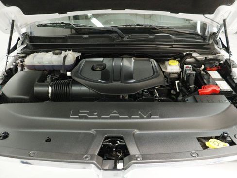 Used 2025 RAM 1500 Laramie AWD/4WD image 34