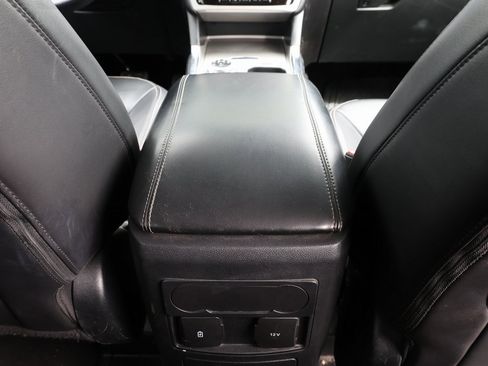 Used 2022 Ford Explorer XLT w/ Equipment Group 202A image 26