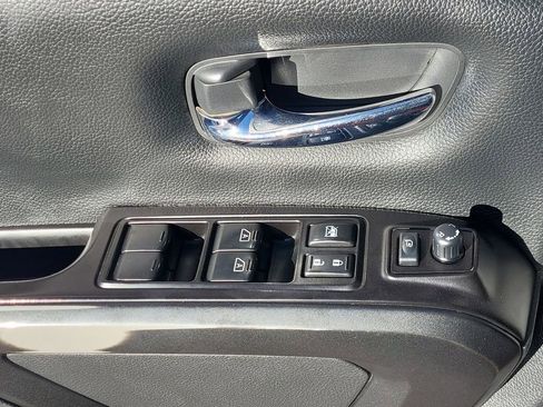 Used 2021 Nissan Titan PRO-4X w/ Pro-4x Convenience Package image 11