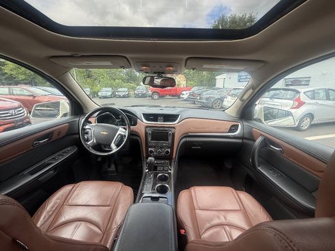Used 2015 Chevrolet Traverse LT AWD/4WD image 12