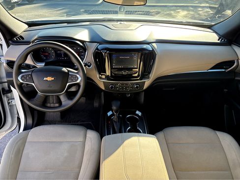 Used 2023 Chevrolet Traverse LS w/ Safety Package image 4