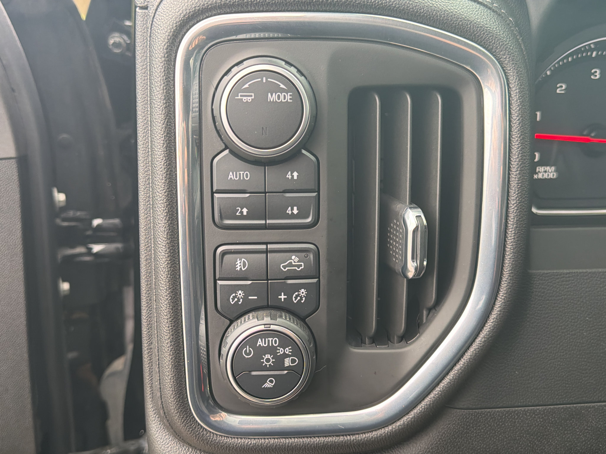 Used 2023 Chevrolet Silverado 2500 LTZ w/ LTZ Convenience Package AWD/4WD image 14