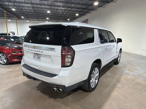 Used 2021 Chevrolet Suburban High Country w/ Premium Package RWD image 13