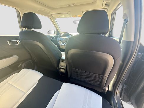 Used 2024 Hyundai Venue SEL FWD image 26