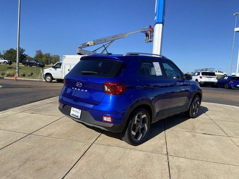 Used 2024 Hyundai Venue SEL image 10