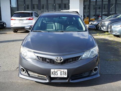 Used 2014 Toyota Camry SE FWD image 4