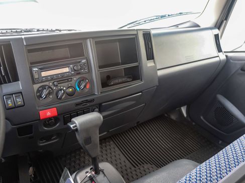 Used 2024 Isuzu NPR image 18