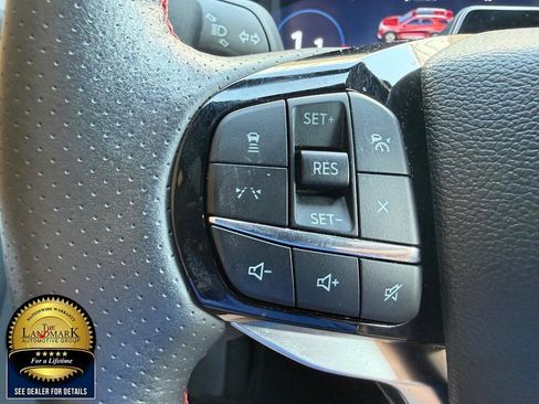 Used 2025 Ford Explorer ST-Line w/ ST-Line Street Pack AWD/4WD image 10