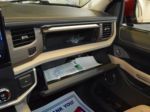 Used 2022 Ford Expedition Max Limited image 22