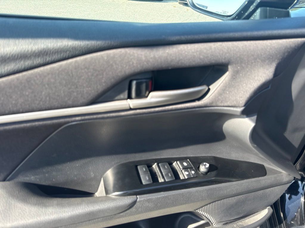 Used 2025 Toyota Camry LE FWD image 22