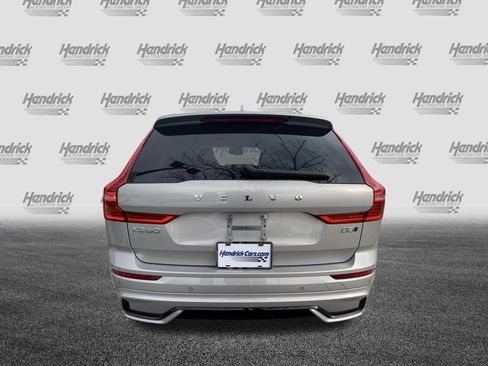 Used 2025 Volvo XC60 B5 Plus image 9
