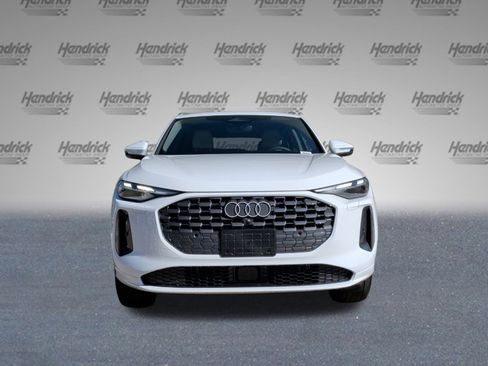 New 2025 Audi Q5 Premium image 3