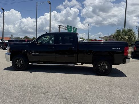 Used 2009 Chevrolet Silverado 2500 LTZ w/ Safety Package AWD/4WD image 9