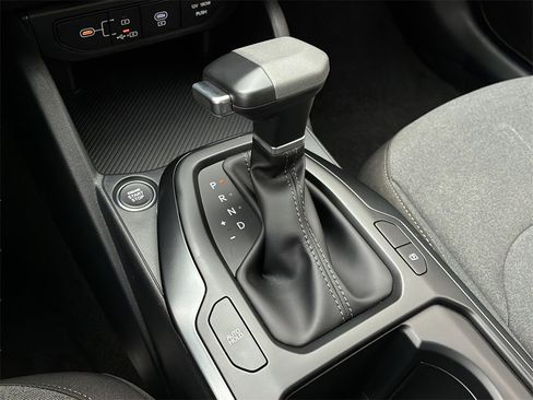 New 2025 Kia K4 LXS image 24