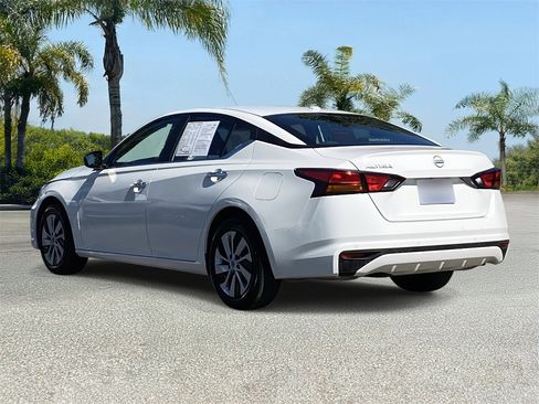 Certified 2025 Nissan Altima 2.5 S image 2