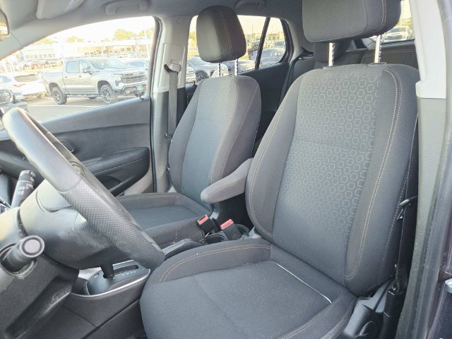 Used 2019 Chevrolet Trax LS w/ Tint and Cruise Package FWD image 9