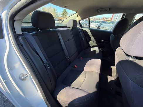Used 2014 Chevrolet Cruze LT w/ Technology Package image 12