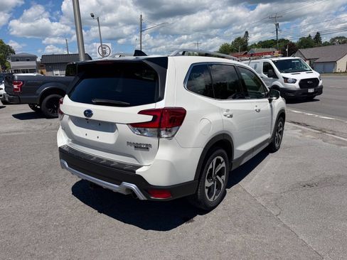 Used 2024 Subaru Forester Touring AWD/4WD image 5