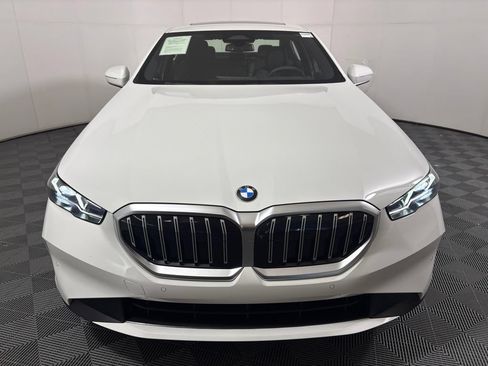 Certified 2024 BMW 530i w/ Premium Package RWD image 3