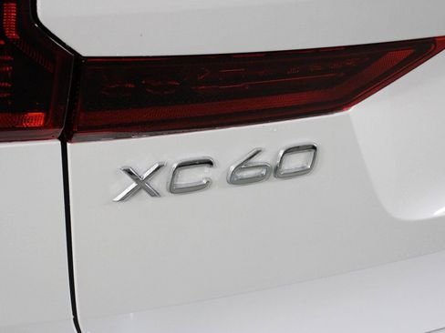 New 2026 Volvo XC60 B5 Plus w/ Climate Package PRO image 16