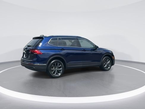 Used 2023 Volkswagen Tiguan SE image 7
