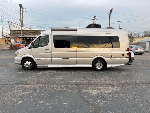Used 2017 Mercedes-Benz Sprinter 3500 image 2