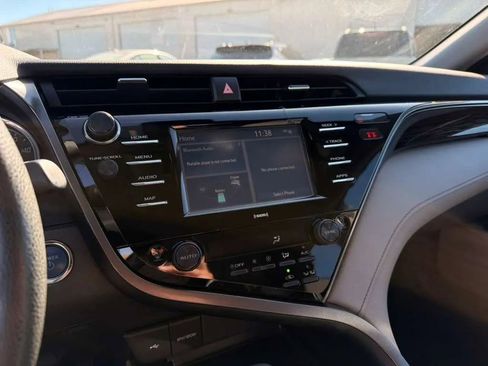 Used 2020 Toyota Camry LE image 19