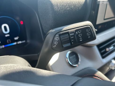 New 2025 Ford Explorer Active image 13