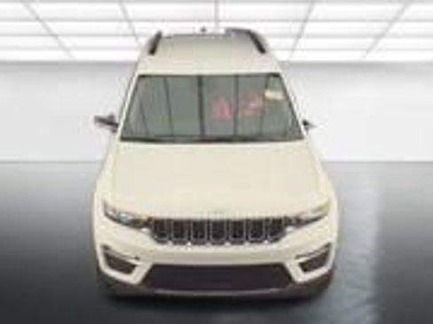 Used 2024 Jeep Grand Cherokee Limited image 11
