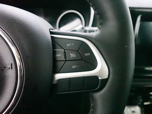 Used 2019 Jeep Compass Limited AWD/4WD image 18
